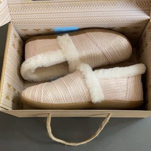 Toms shimmery pink fur-lined slippers